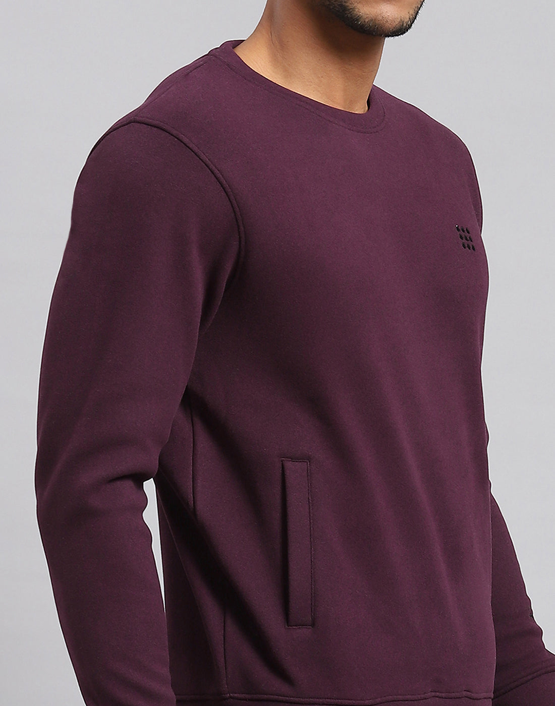 Rock.it Men Maroon Solid Round Neck Full Sleeve Sweatshirt
