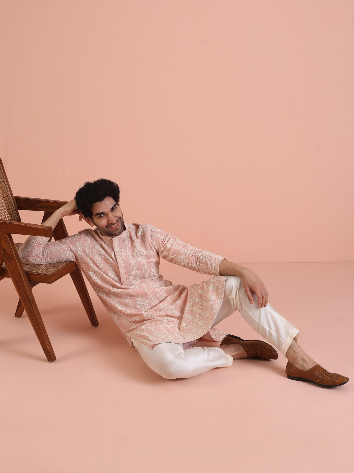 Men Pink Embroidered Chikankari Kurta