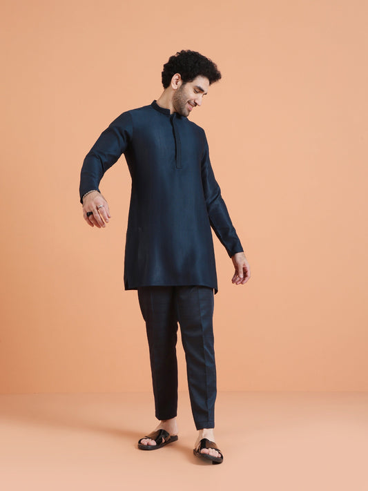 Navy Blue Silk Blend Solid Mid Kurta