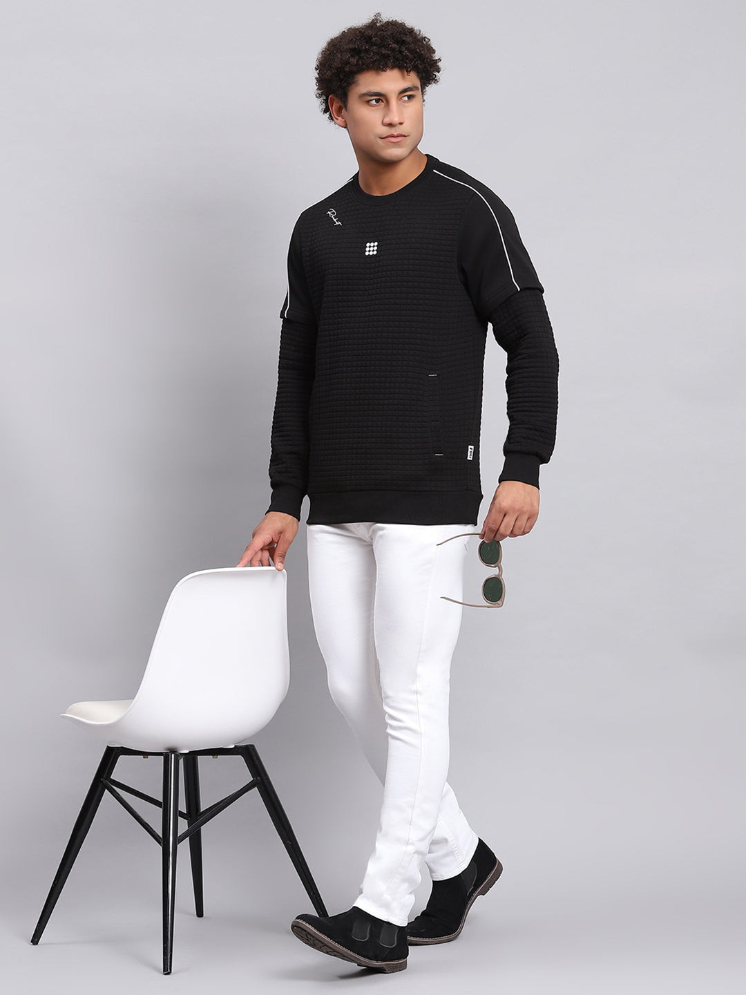 Rock.it Men Black Self Design Round Neck Full Sleeve Sweatshirt