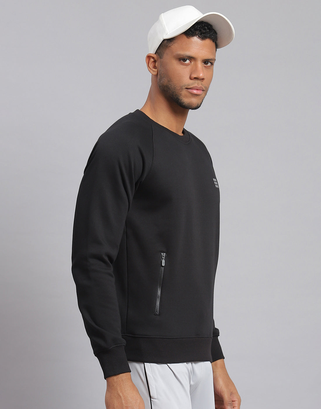 Rock.it Men Black Solid Round Neck Full Sleeve Sweatshirt