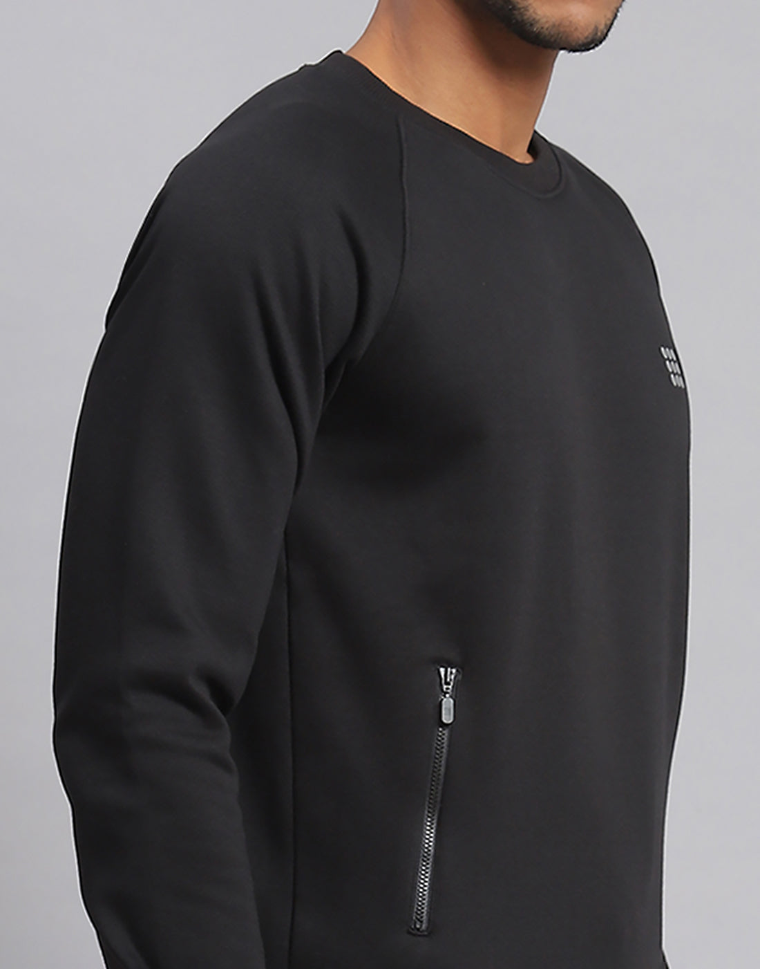 Rock.it Men Black Solid Round Neck Full Sleeve Sweatshirt