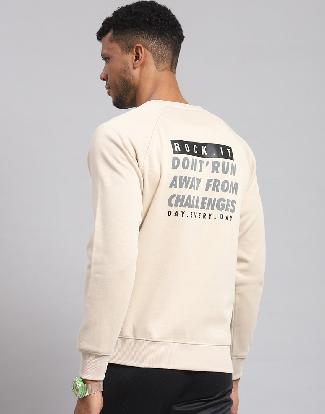 Rock.it Men Cream Solid Round Neck Full Sleeve Sweatshirt