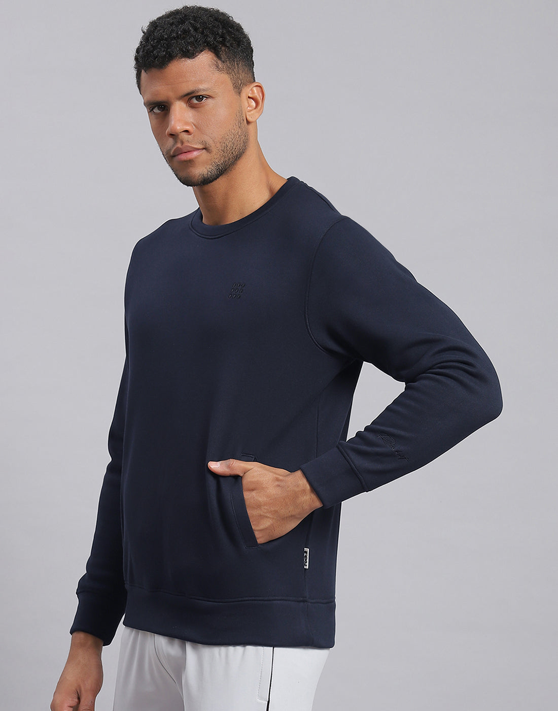 Rock.it Men Navy Blue Solid Round Neck Full Sleeve Sweatshirt