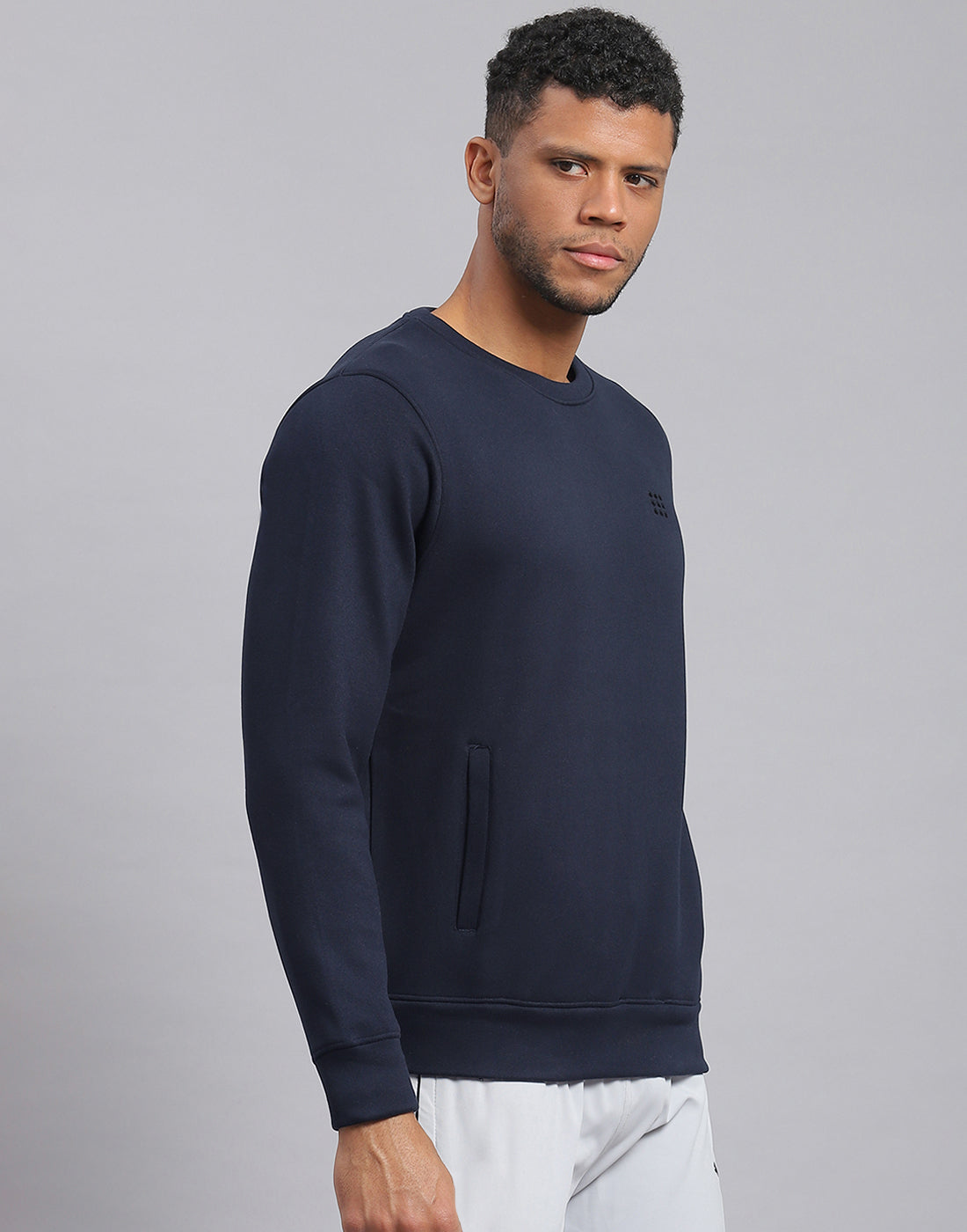 Rock.it Men Navy Blue Solid Round Neck Full Sleeve Sweatshirt