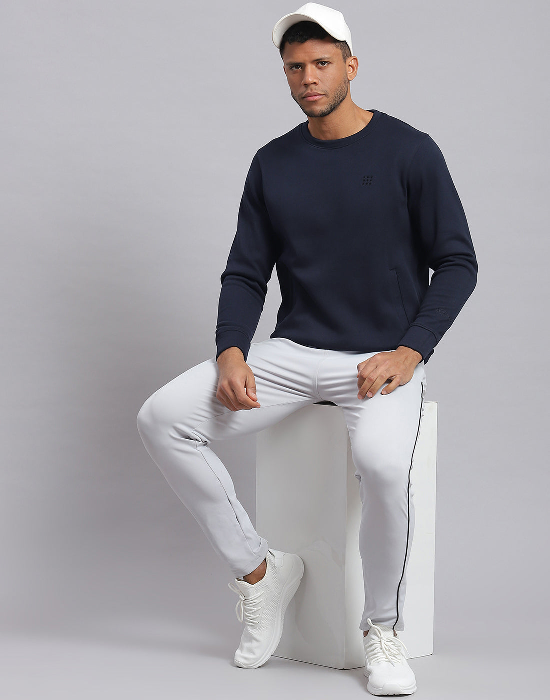 Rock.it Men Navy Blue Solid Round Neck Full Sleeve Sweatshirt