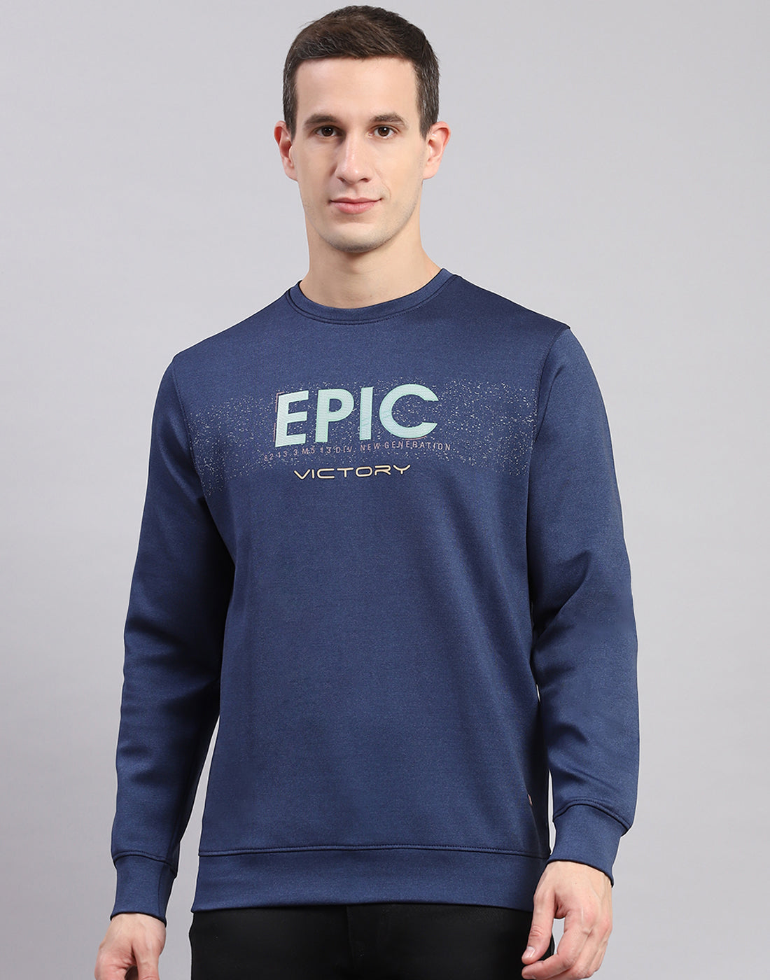 Men Blue Solid Round Neck Full Sleeve Sweatshirts