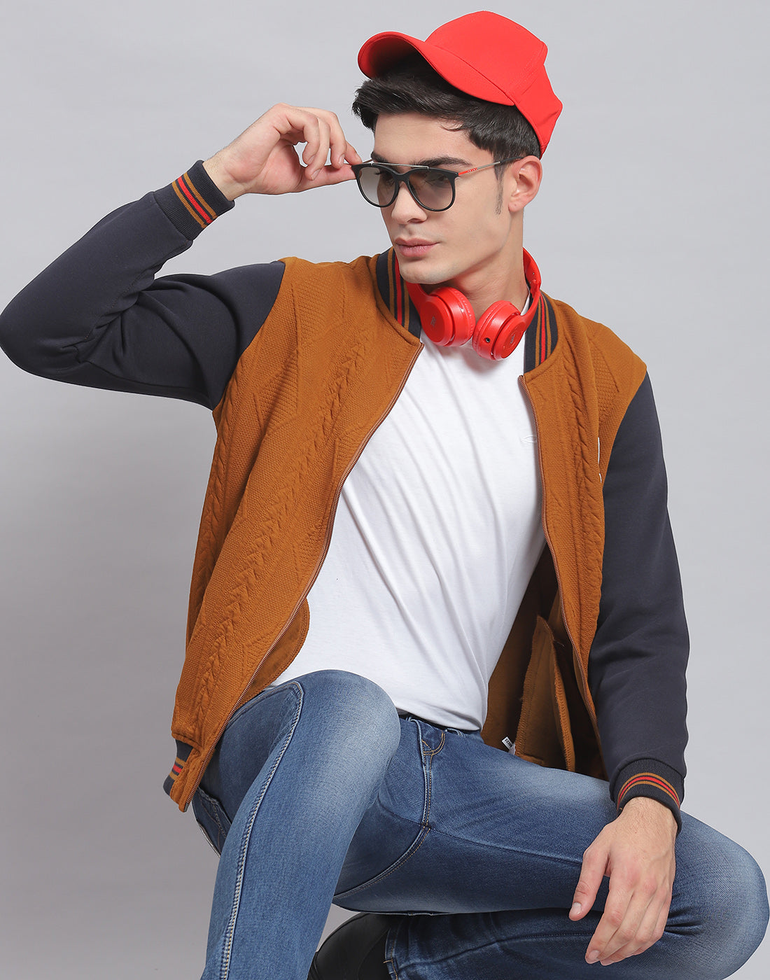 Men Brown Solid Mandarin Collar Full Sleeve Sweatshirt