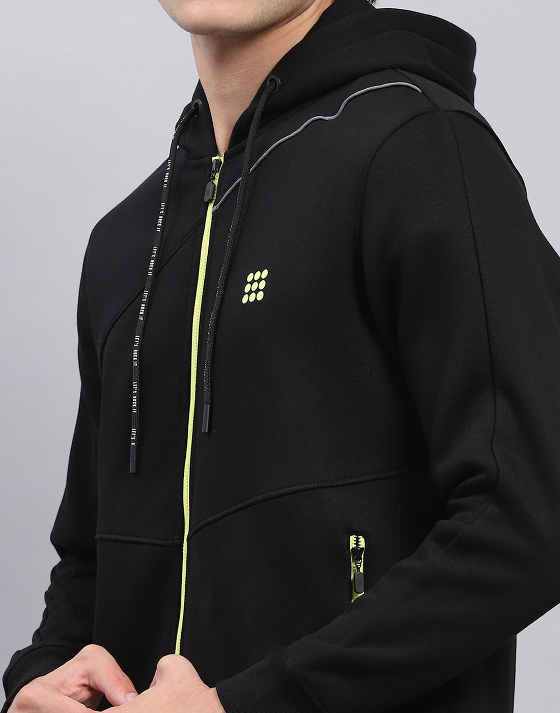 Rock.it Men Black Solid Hooded Full Sleeve Sweatshirt