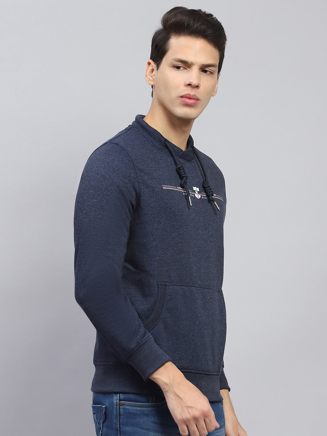 Men Navy Blue Solid Round Neck Full Sleeve Sweatshirt