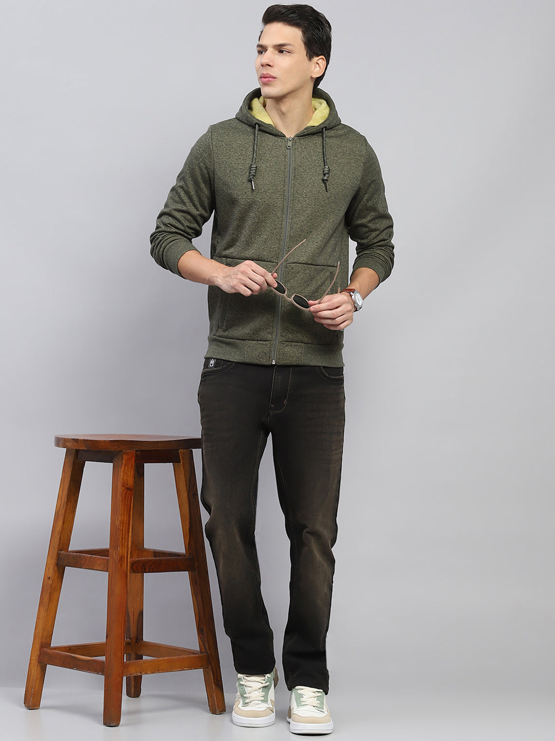 Men Green Solid Hooded Full Sleeve Sweatshirt