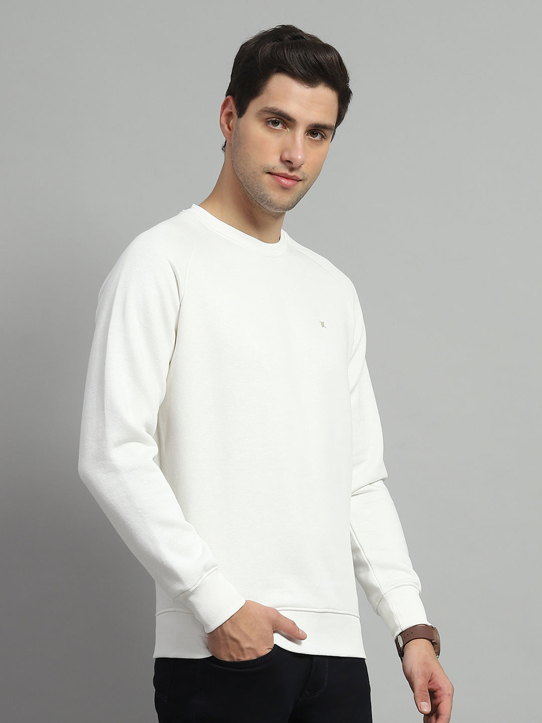 Men White Solid Round Neck Full Sleeve Sweatshirt
