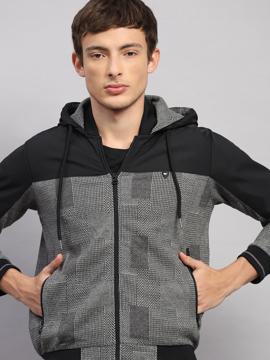 Men Black Solid Hooded Full Sleeve Sweatshirt