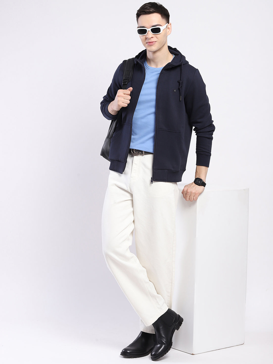 Men Navy Blue Solid Hooded Full Sleeve Sweatshirt