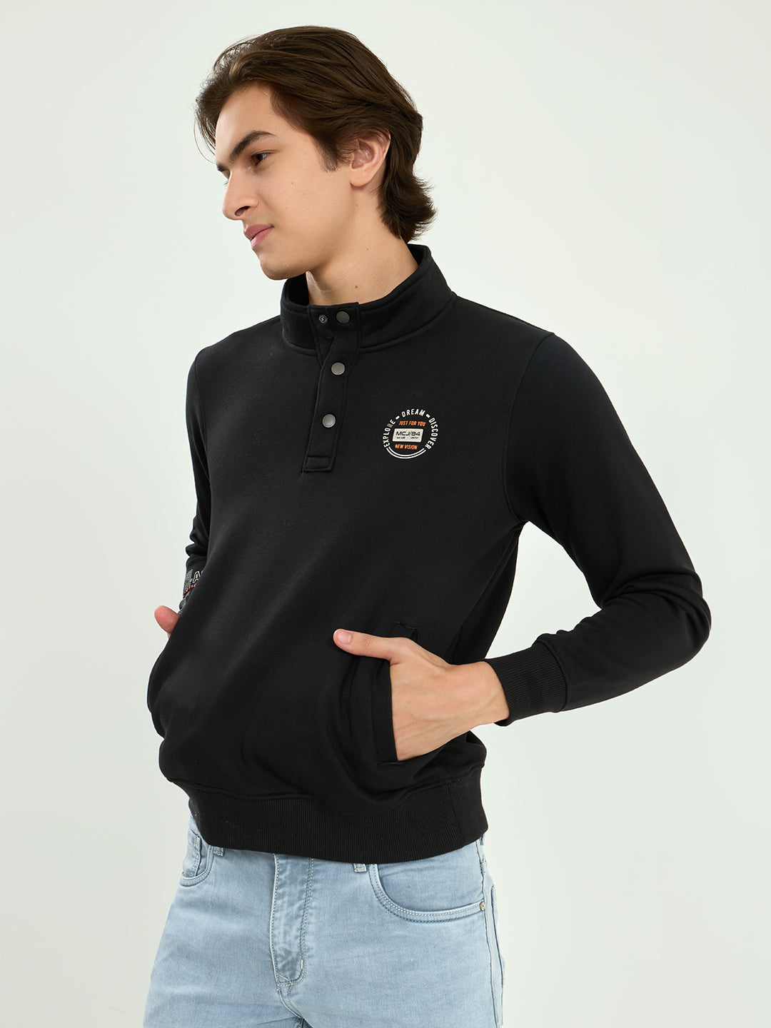 Men Black Solid Collar Full Sleeve Sweatshirt