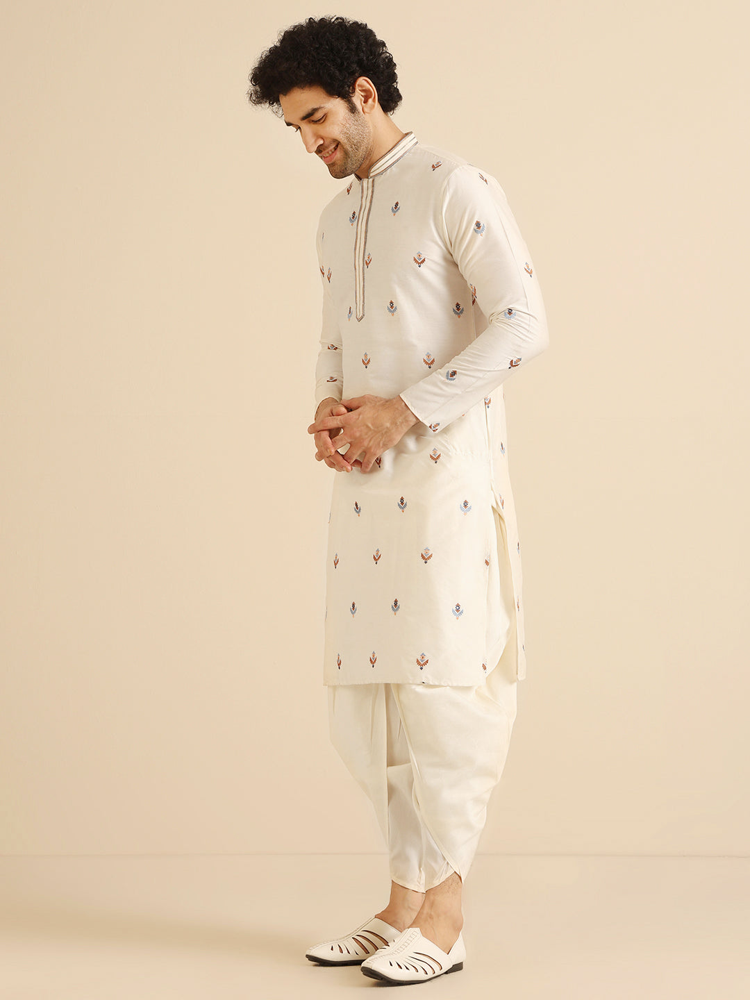Cream Silk Blend Embroidered Kurta