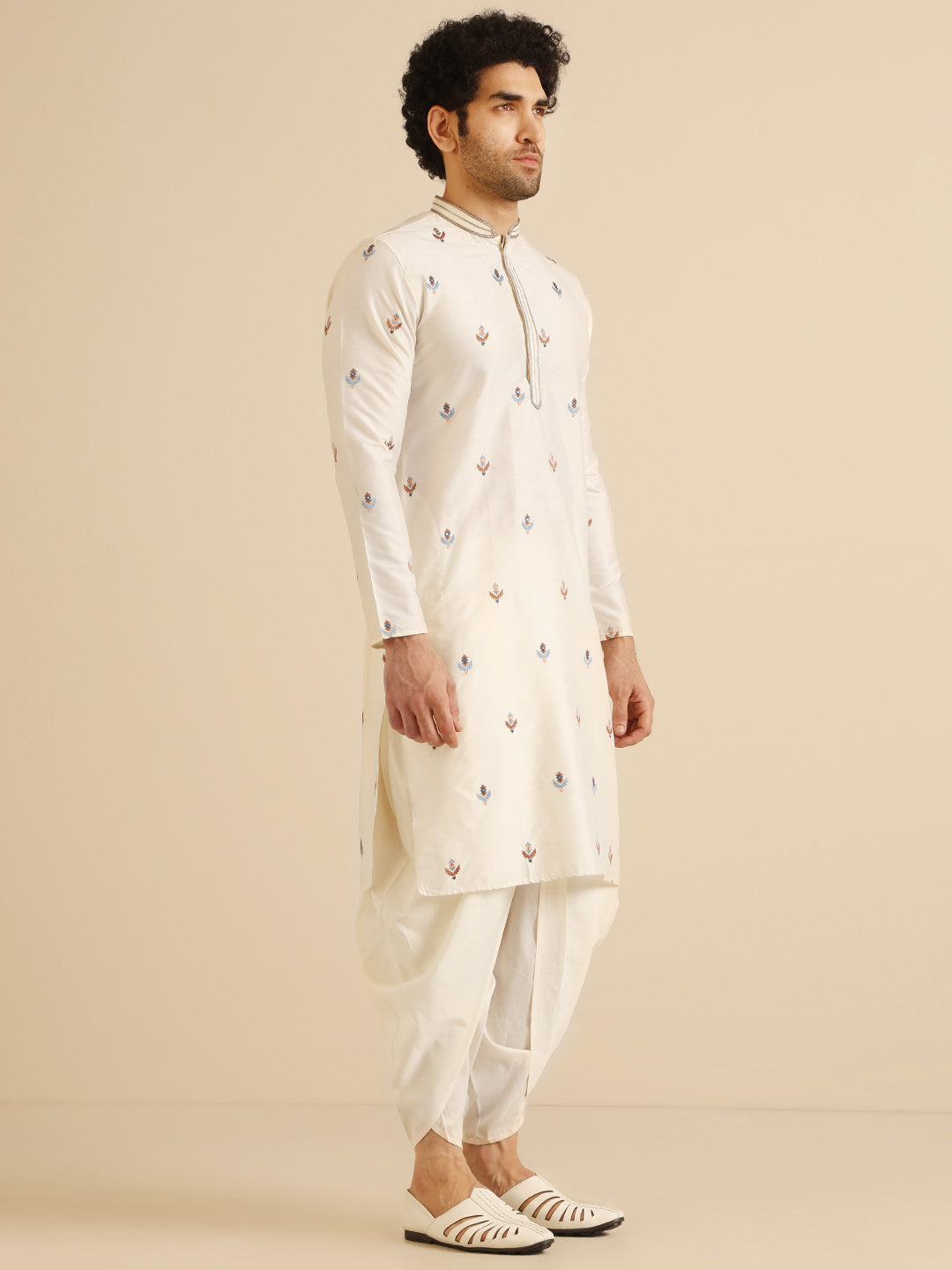 Cream Silk Blend Embroidered Kurta