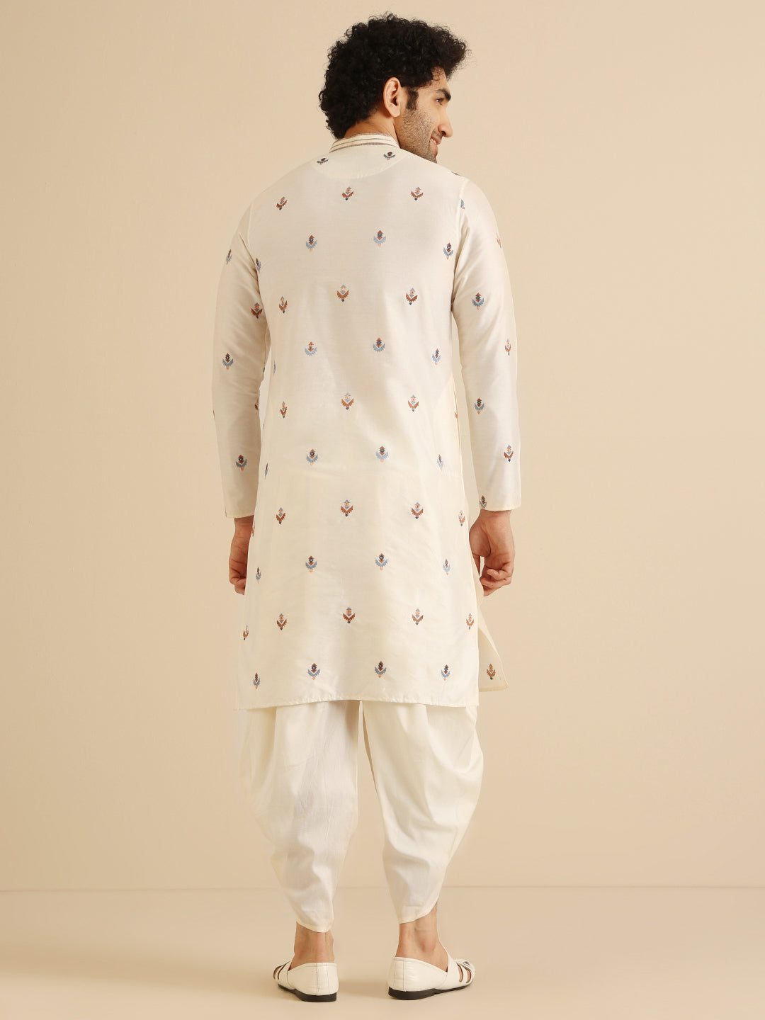 Cream Silk Blend Embroidered Kurta