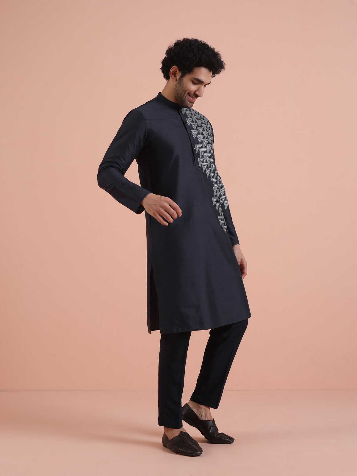 Men Navy Blue Printed Geometric Kurta