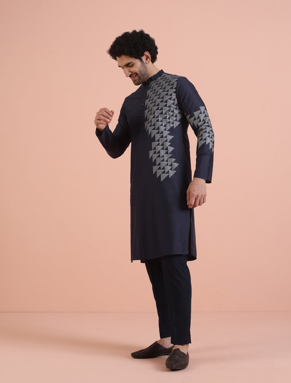 Men Navy Blue Printed Geometric Kurta