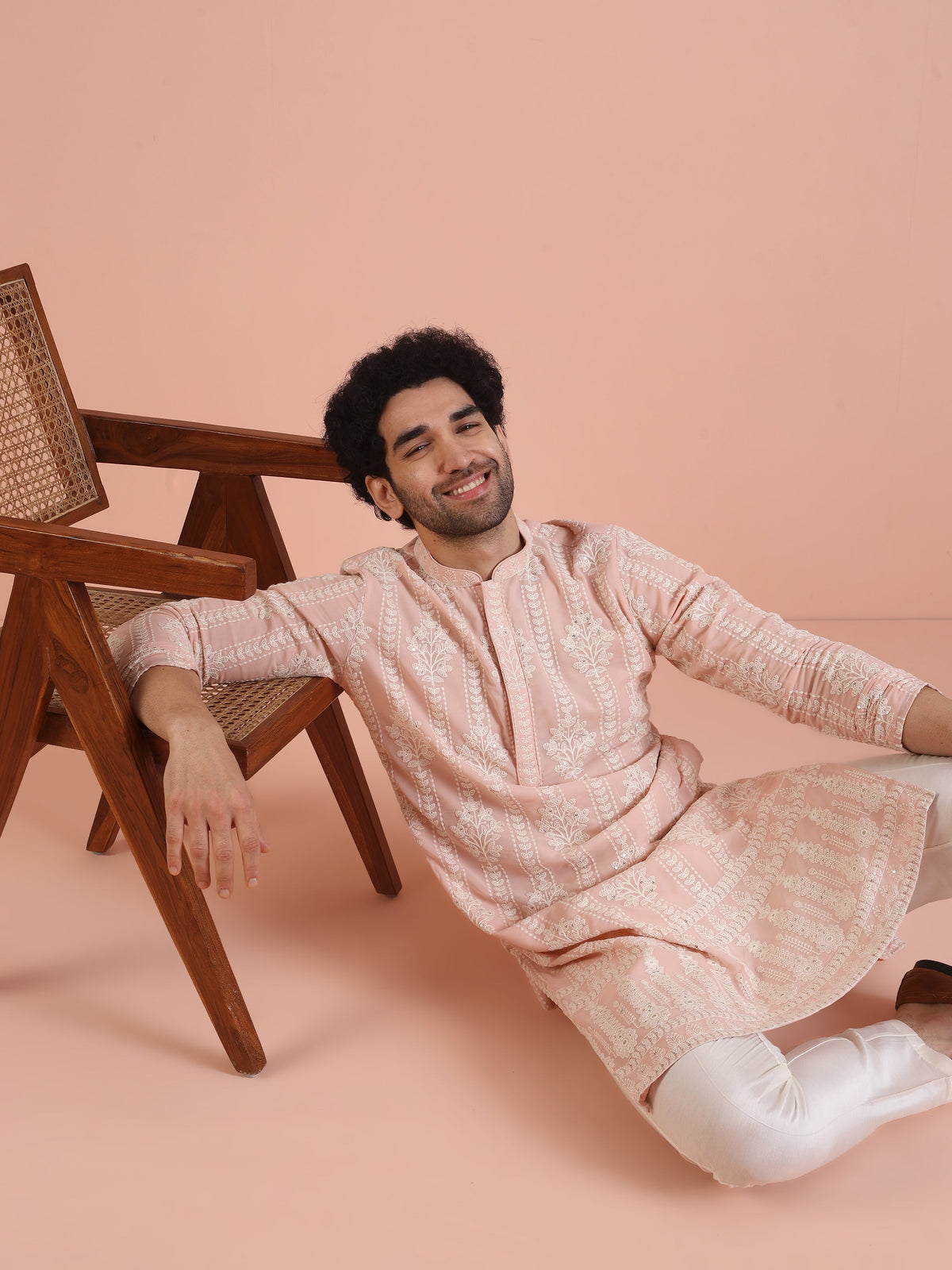 Men Pink Embroidered Chikankari Kurta