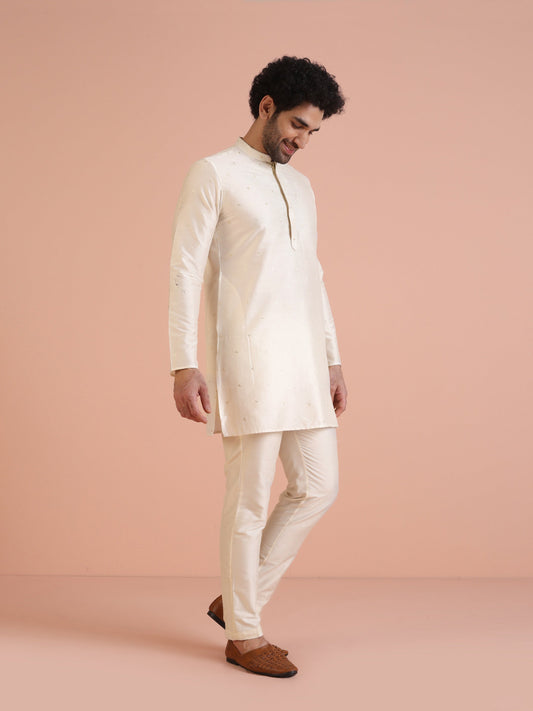 Men Off White Embroidered Kurta with Sequinned