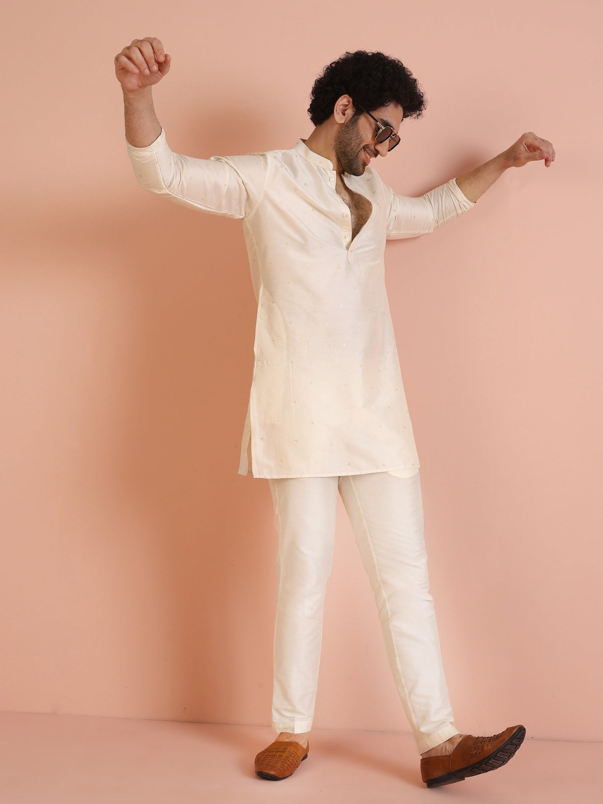 Men Off White Embroidered Kurta with Sequinned