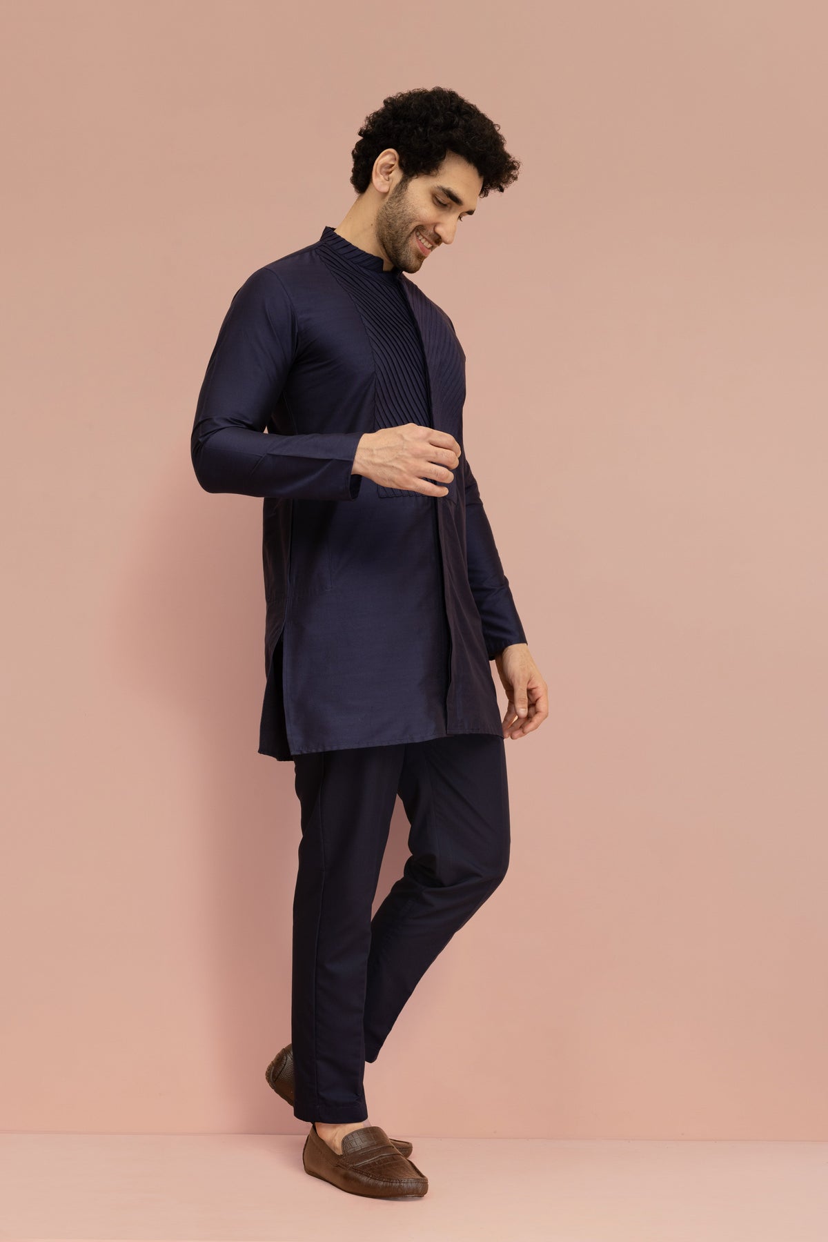 Men Navy Blue Yoke Design Pleating Front Open Kurta
