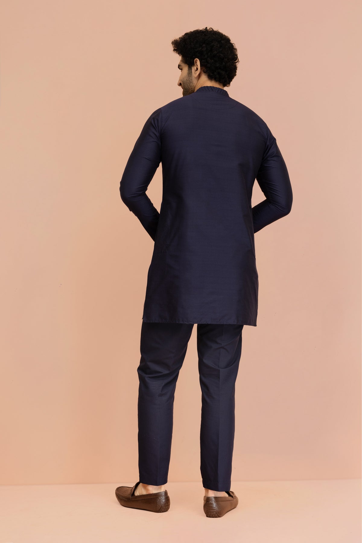 Men Navy Blue Yoke Design Pleating Front Open Kurta