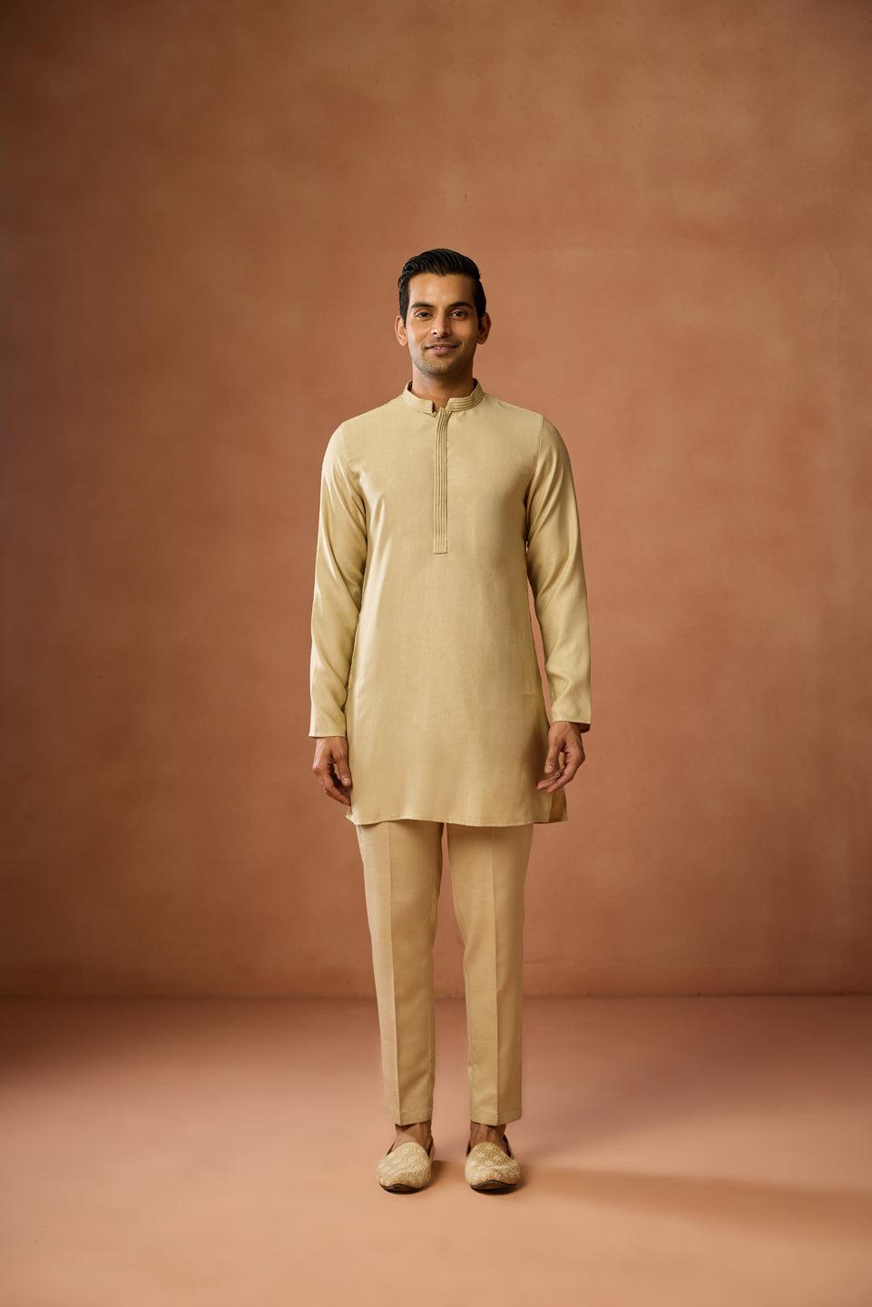 Cream Silk Blend Solid Mid Kurta