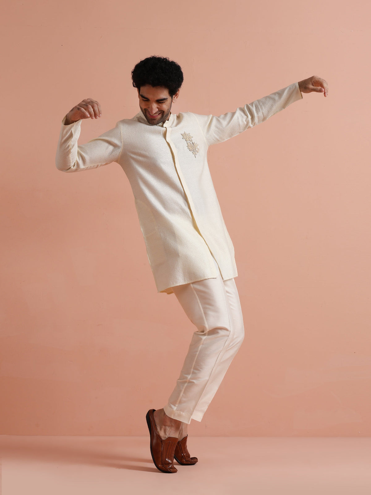 Ivory Mid Kurta with Embroidered Motif