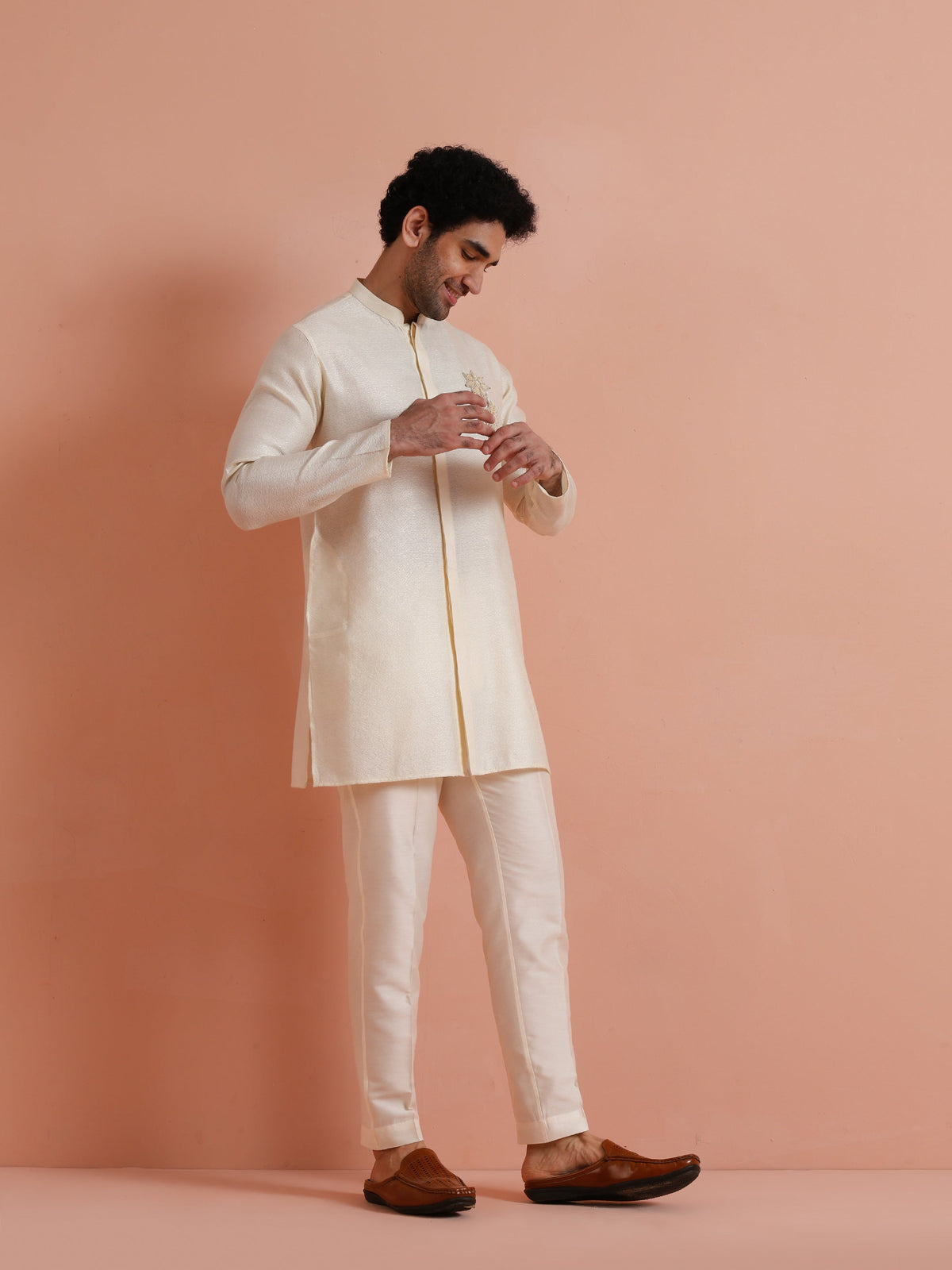 Ivory Mid Kurta with Embroidered Motif
