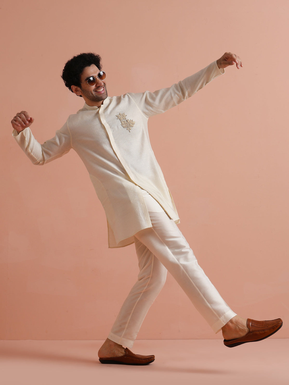 Ivory Mid Kurta with Embroidered Motif