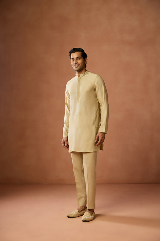 Cream Silk Blend Solid Mid Kurta