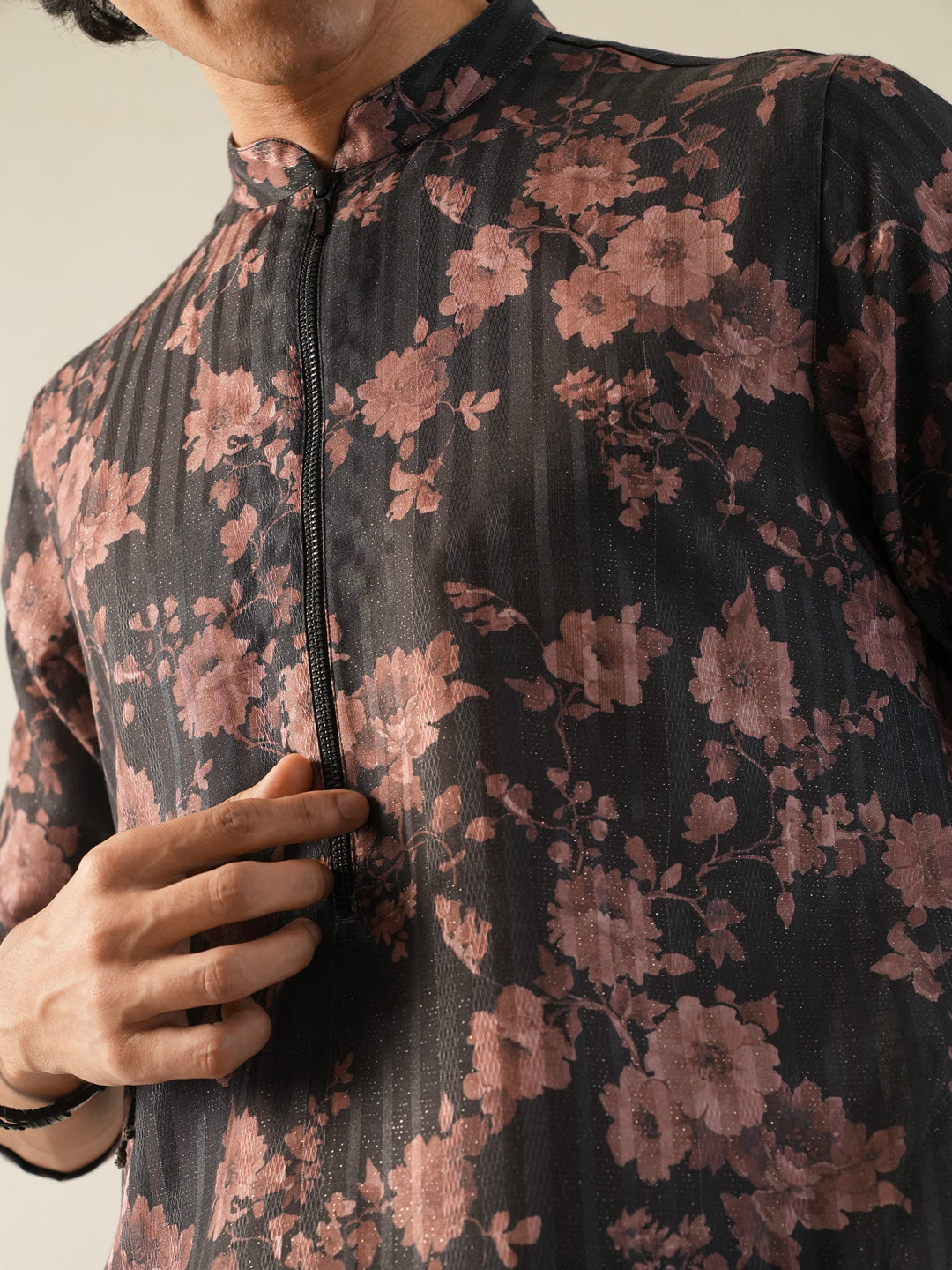 Men Black Blended Print Kurta