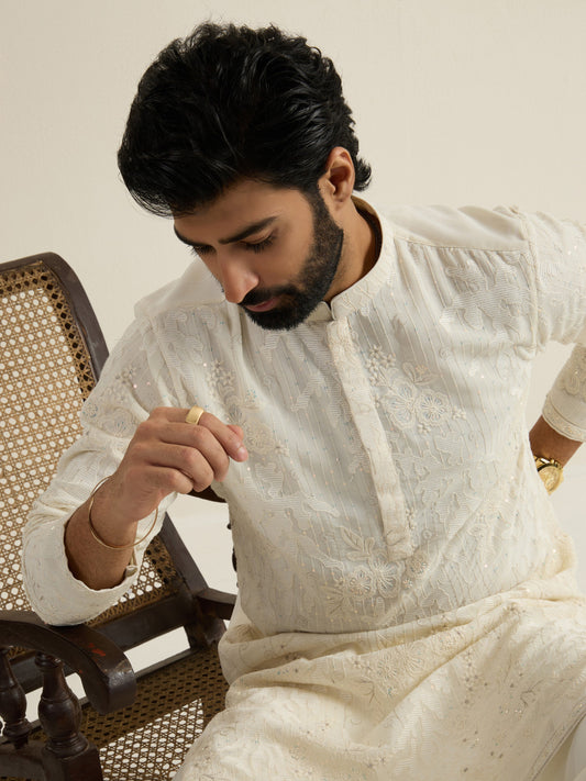 Mens Off-White Georgette Embroidery Kurta with Buttoned Placket