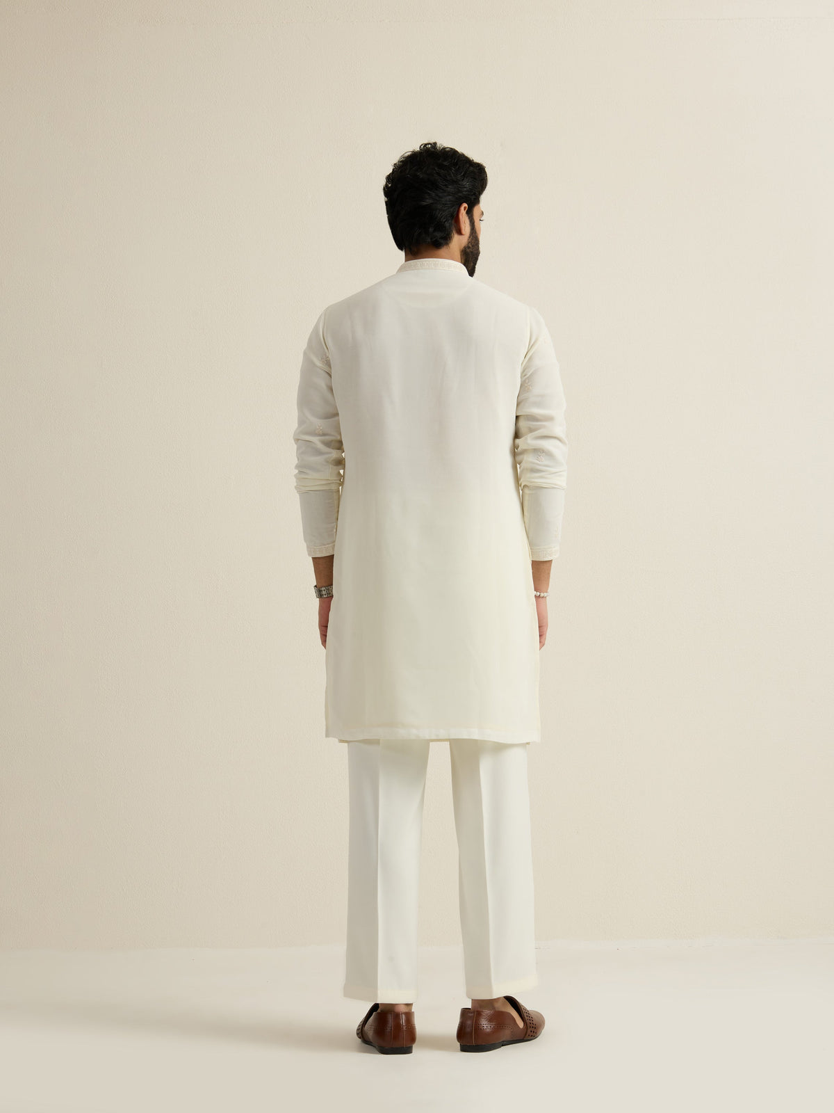 Mens Off-White Georgette Embroidery Kurta
