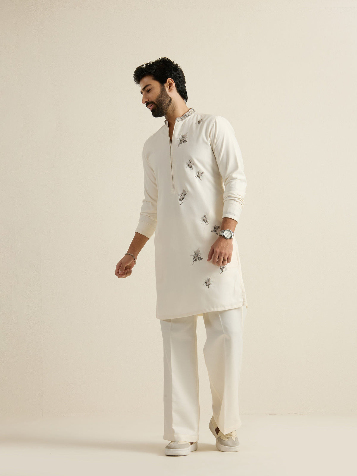 Mens Off-White Blended Light Embroidery Kurta with Front Zipper