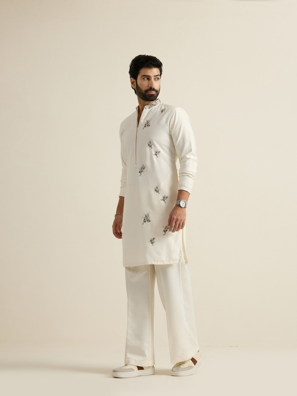 Mens Off-White Blended Light Embroidery Kurta with Front Zipper